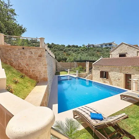 Sunaktis Luxury Villa